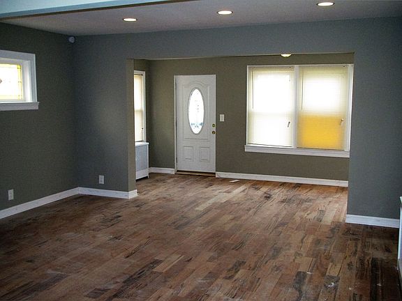 5th image of 227-18 107th Ave