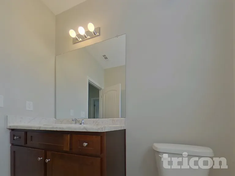 338 Brookwood Xing — Photo 13