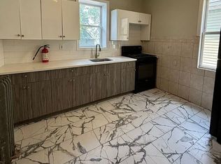 14 Davis Ave FLOOR 2, East Orange, NJ 07017