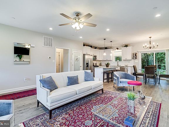 3rd image of 6925 Rock Spring Pl