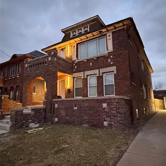 3747 Tyler St — Photo 2
