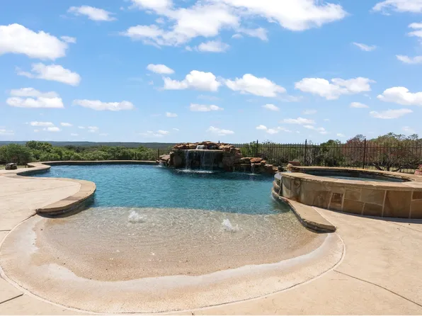 110 Armadillo Dr, Azle, TX 76020