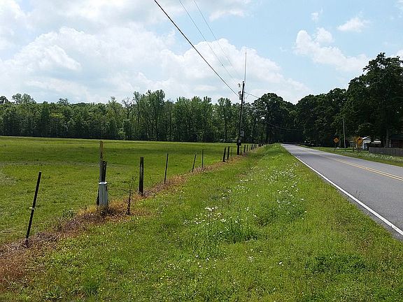 3rd image of 2300 Highway 1252