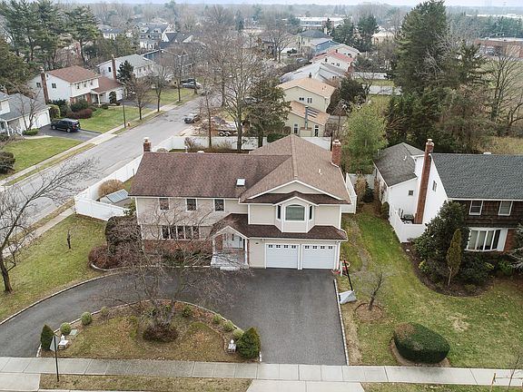 4th image of 1 Erie Ct