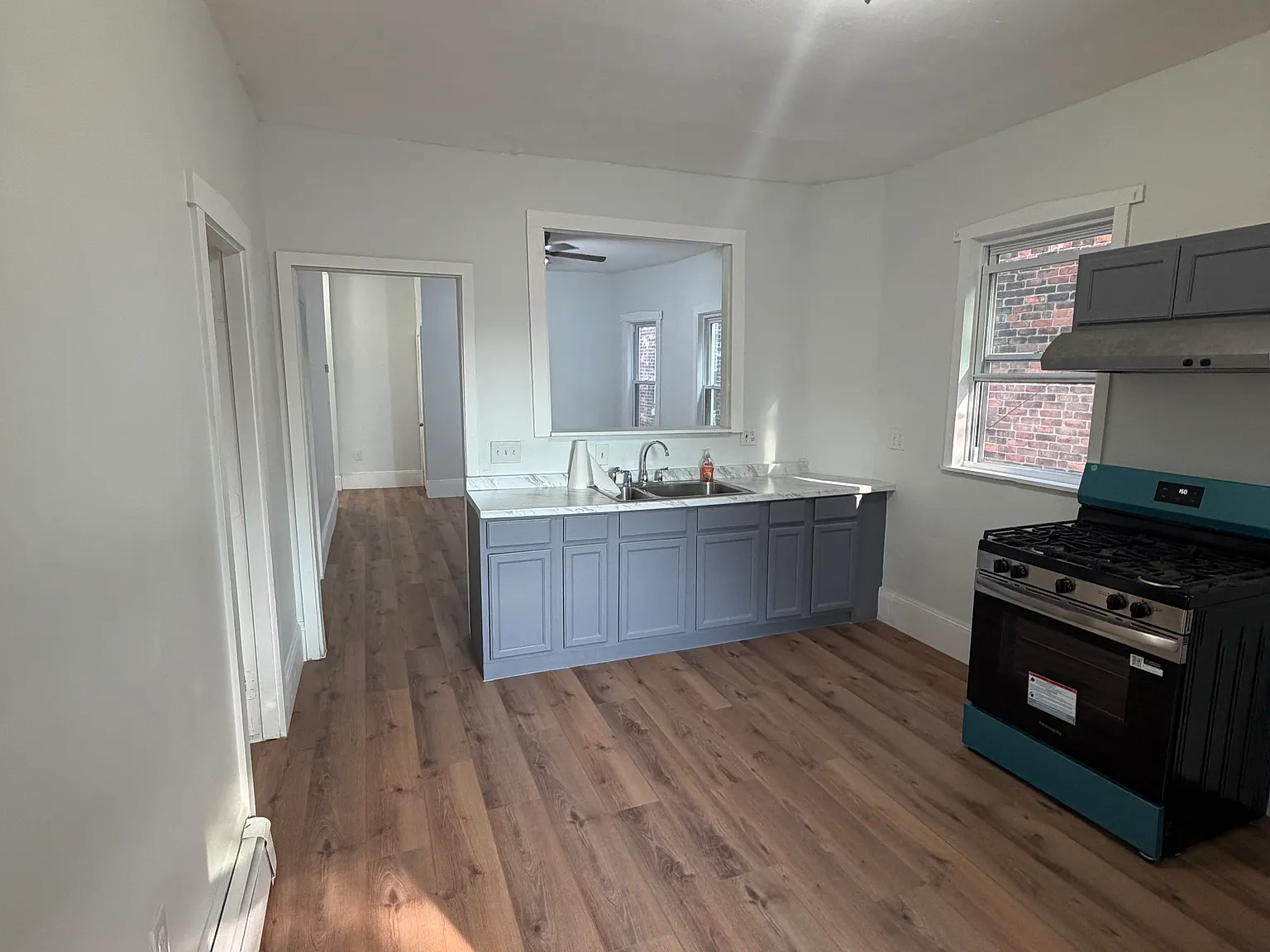 4 bed, 1.5 bath, 9999 sqft, $3,500 — Photo 2