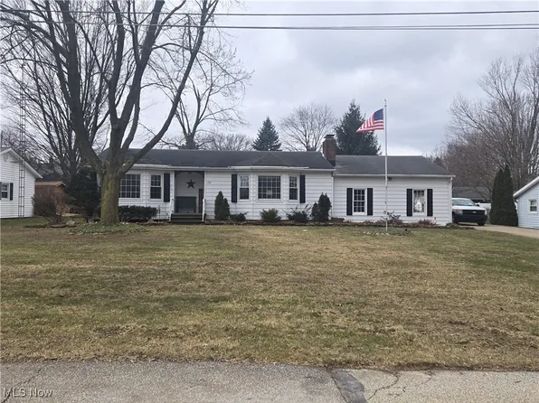 192 Butternut Dr, Amherst, OH 44001