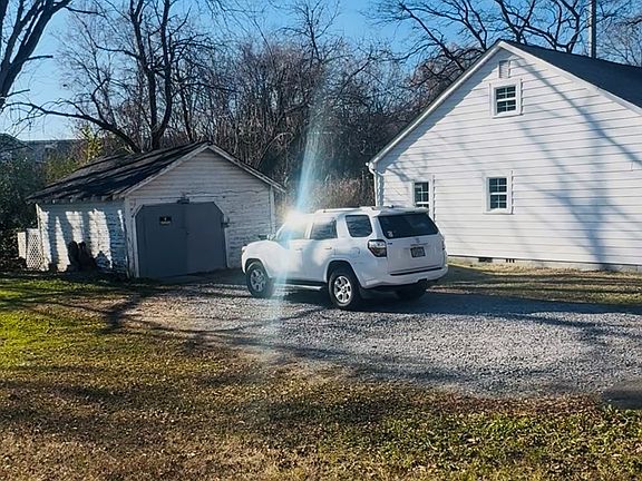 2nd image of 232 Grimes St