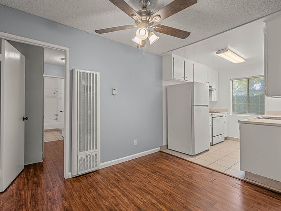 5th image of 5900 Reseda Blvd APT 103