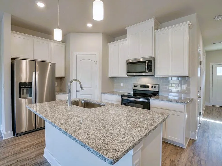 1259 W End Station Dr — Photo 5