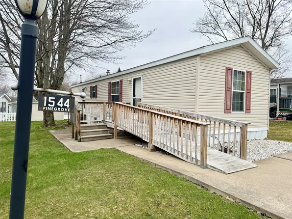 1544 Pinegrove Way, Erie, PA 16509