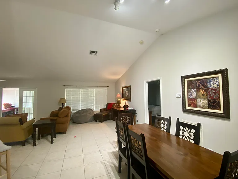 1094 Raintree Ln — Photo 12