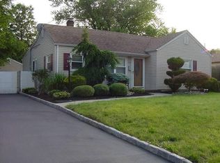 28 Stony Rd W, Edison, NJ 08817