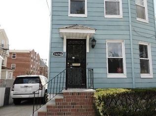 16266 Pidgeon Meadow Rd, Flushing, NY 11358