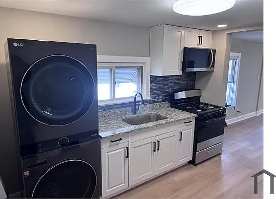 588 Summit St — Photo 5