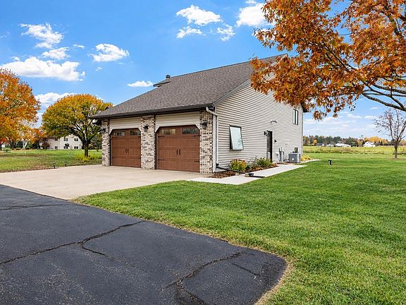 3rd image of N1407 Meadow Ln