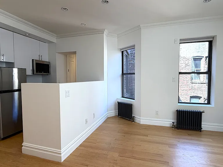 35 Bedford St #31 — Photo 1