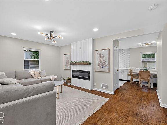4th image of 1148 E 56th St