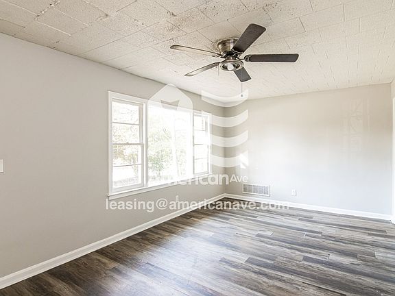 1494141_004_living_room_4.jpg