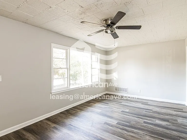 1494141_004_living_room_4.jpg