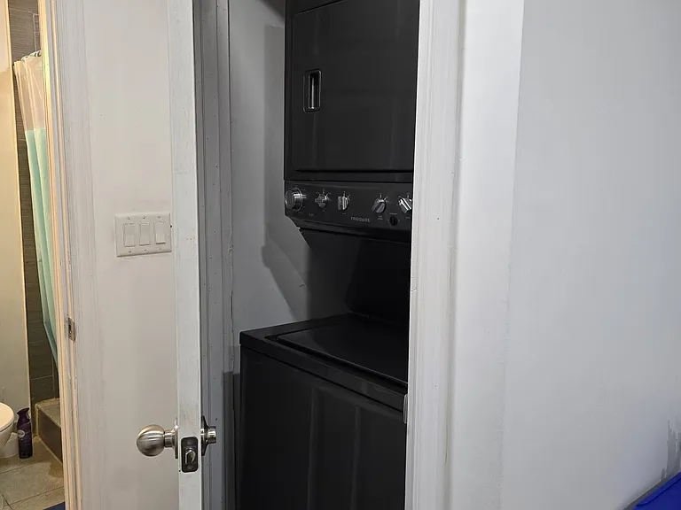 21 Chalkfarm Cres #BASEMENT — Photo 5