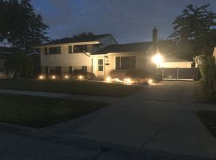 32835 Comanche St, Westland, MI 48185