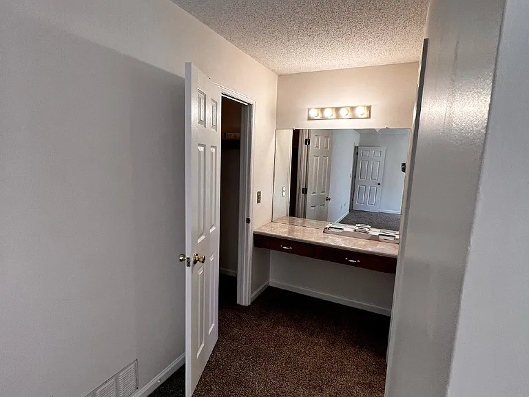 160 Waters Ave — Photo 13