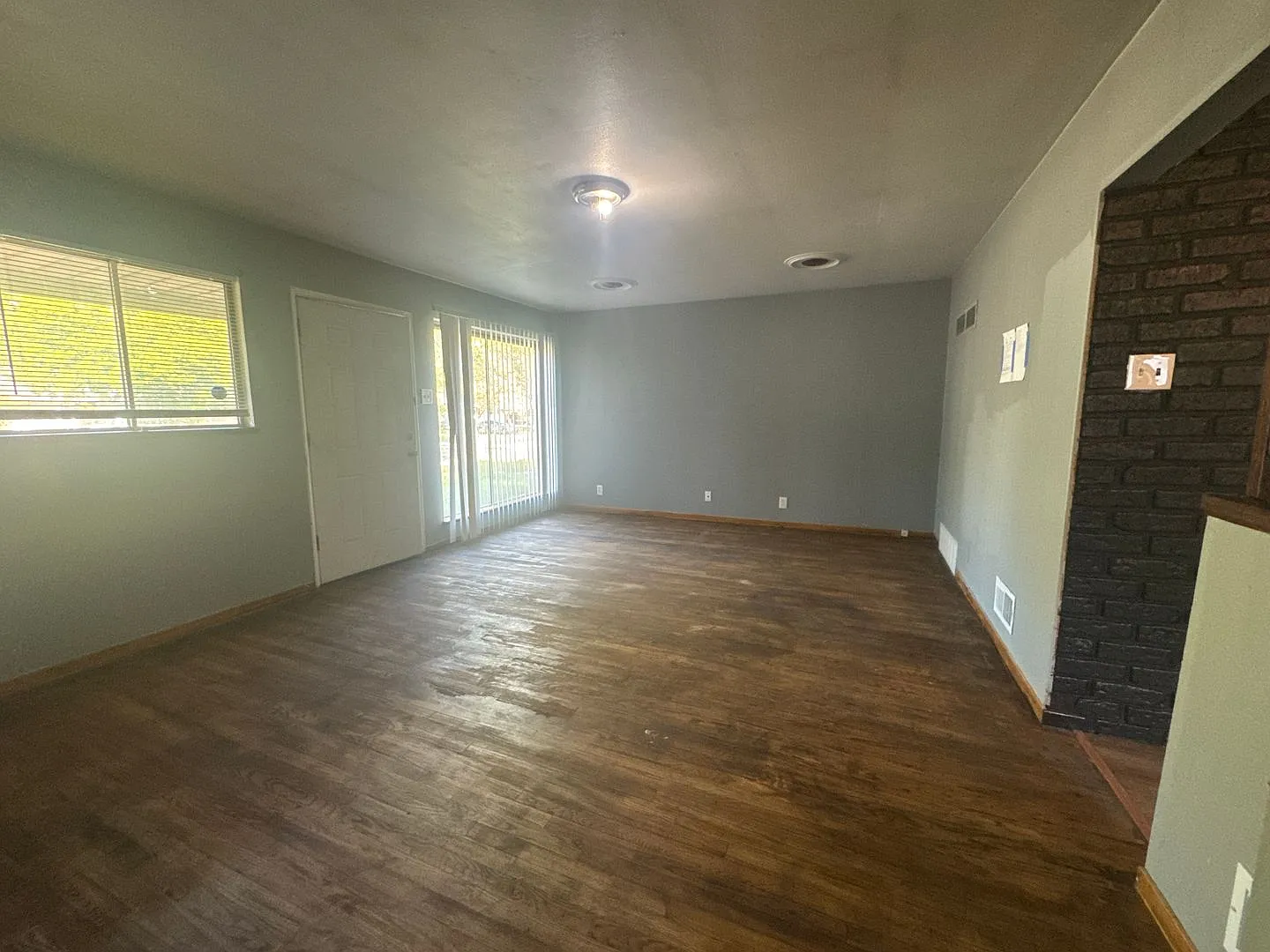 3 Bedroom, 1 Bath House on Cul De Sac! — Photo 2