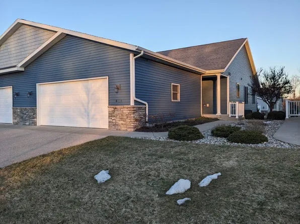 632 East St, Coopersville, MI 49404