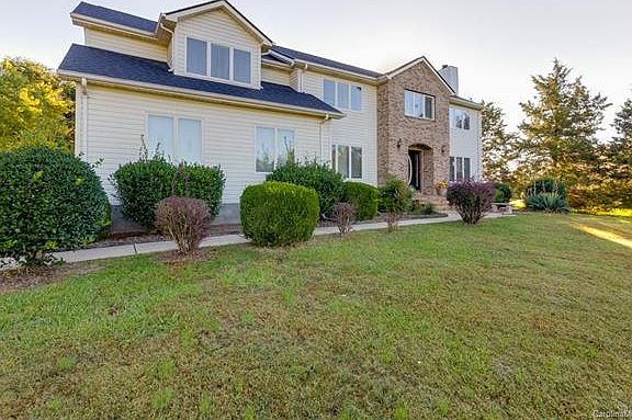 2nd image of 143 Sunfish Dr