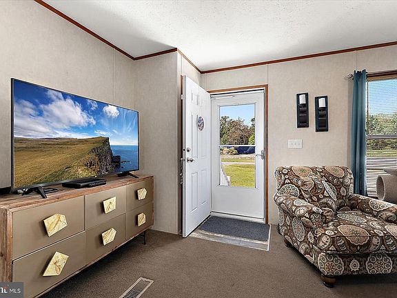 3rd image of 38259 Dirt Ln