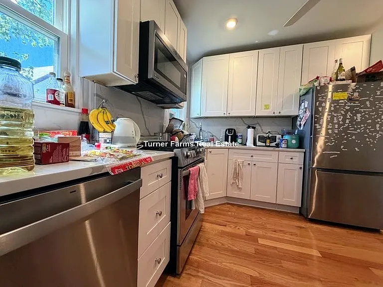 11 Burnham St — Photo 17