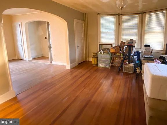 4th image of 125 Oakdale Ave