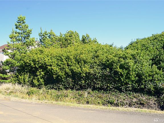 5th image of 576 Sand Dune Ave SW