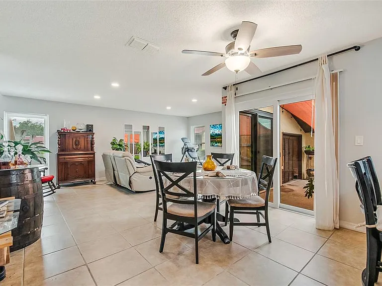 447 Hunter Cir — Photo 22