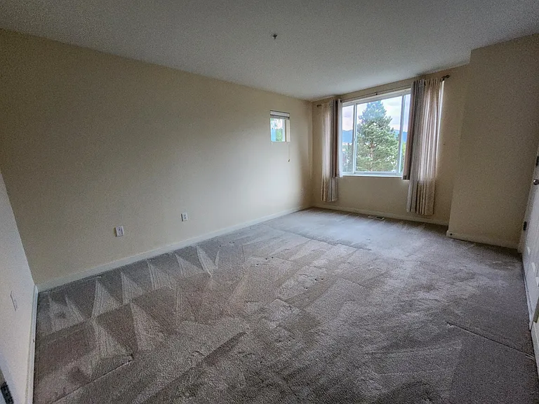 23120 SE Black Nugget Rd #E4 — Photo 11
