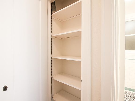4th image of 1935 Franklin St APT 505