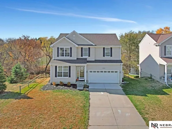 16301 Loop St, Omaha, NE 68136