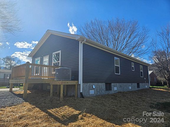 3rd image of 394 Westwood Cir