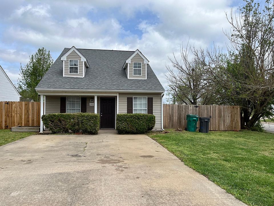 1st image of 2505 W Ash Pl