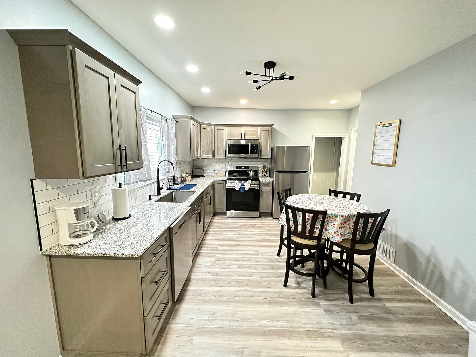 1 bed, 600 sqft, $1,200 — Photo 3
