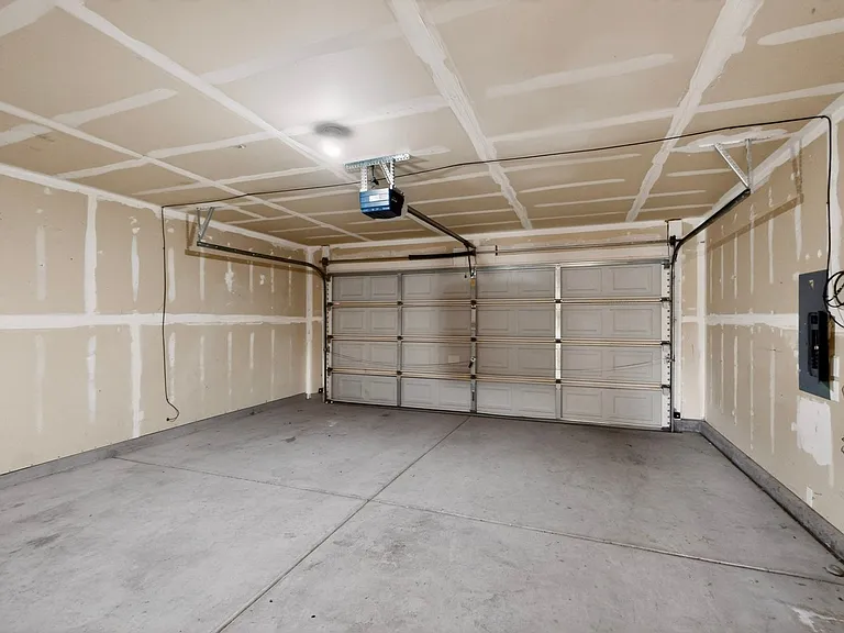 5841 Sandoval Dr NE — Photo 40