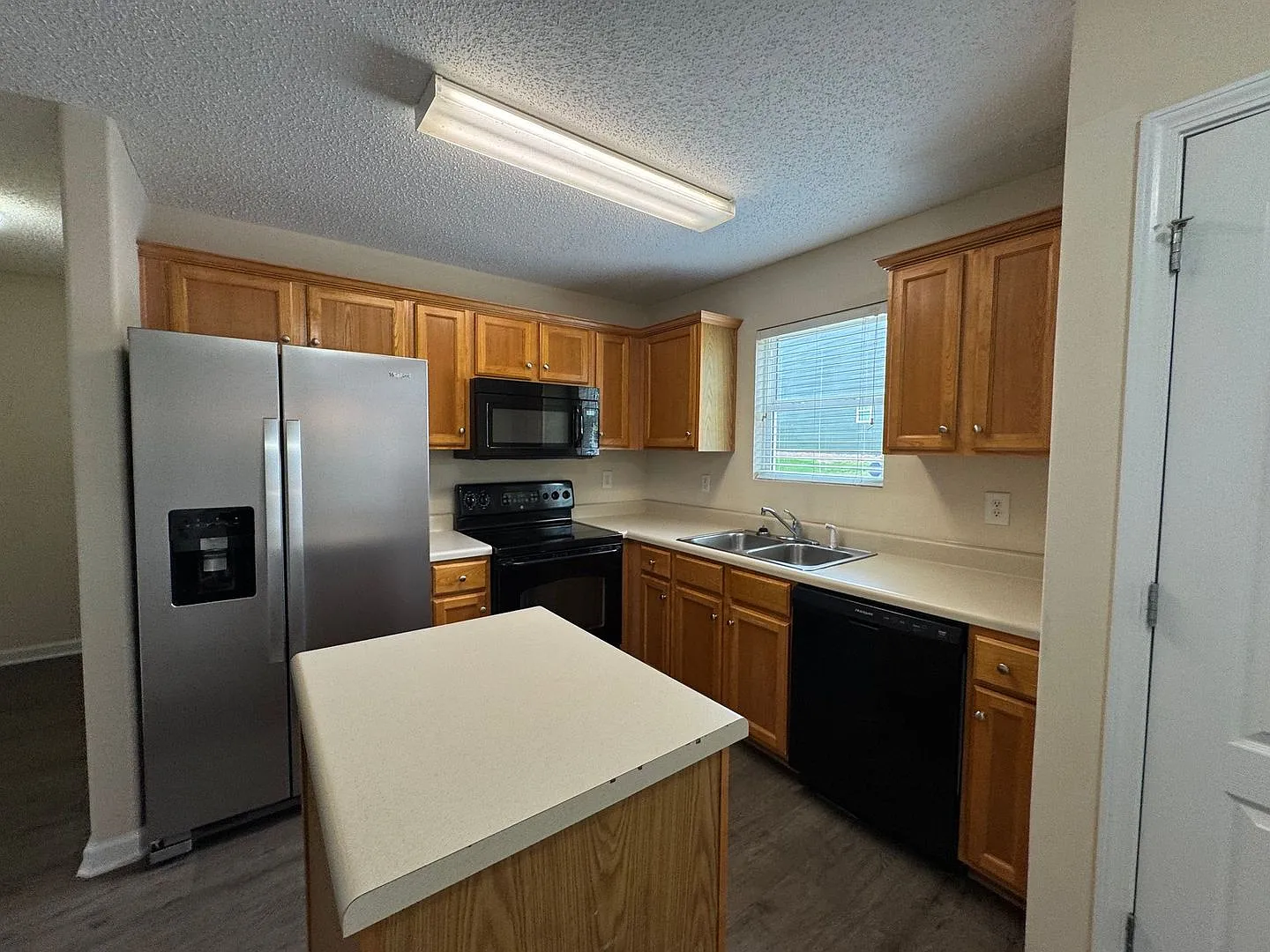 Bridgewater Home! Pre-Leasing For August 1 2027! — Photo 4