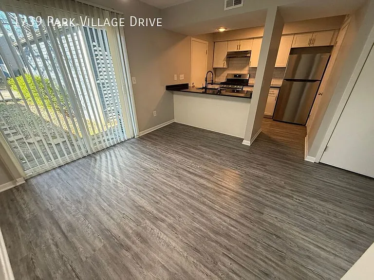 1739 Park Village Dr — Photo 7