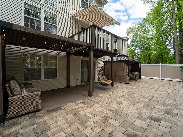 254 Fountayne Ln #254 — Photo 3