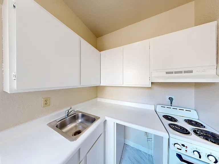 434 Leavenworth Street — Photo 6