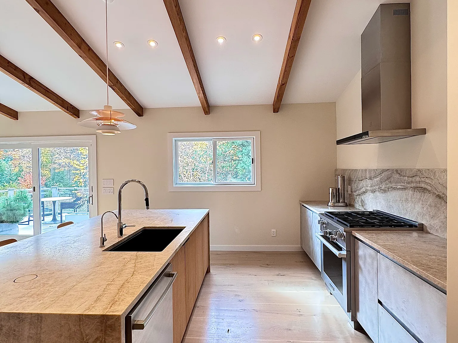 Wellness Retreat: Exclusive Gated Hamptons Escape Modern Comforts — Photo 3