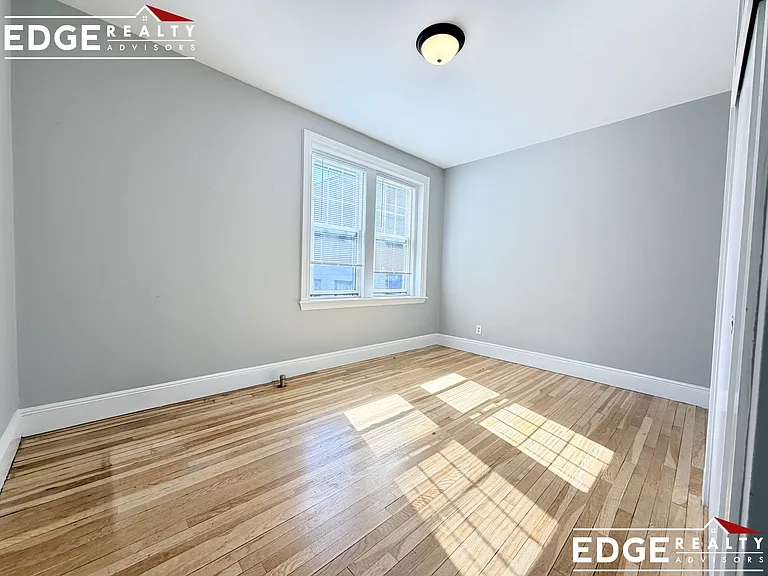 25 Mount Hood Rd #12 — Photo 8