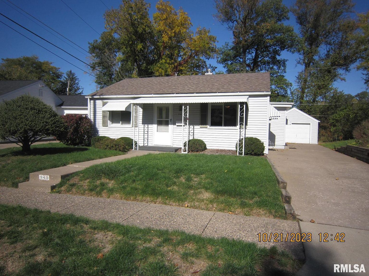 948 40th St, Moline, IL 61265 Zillow