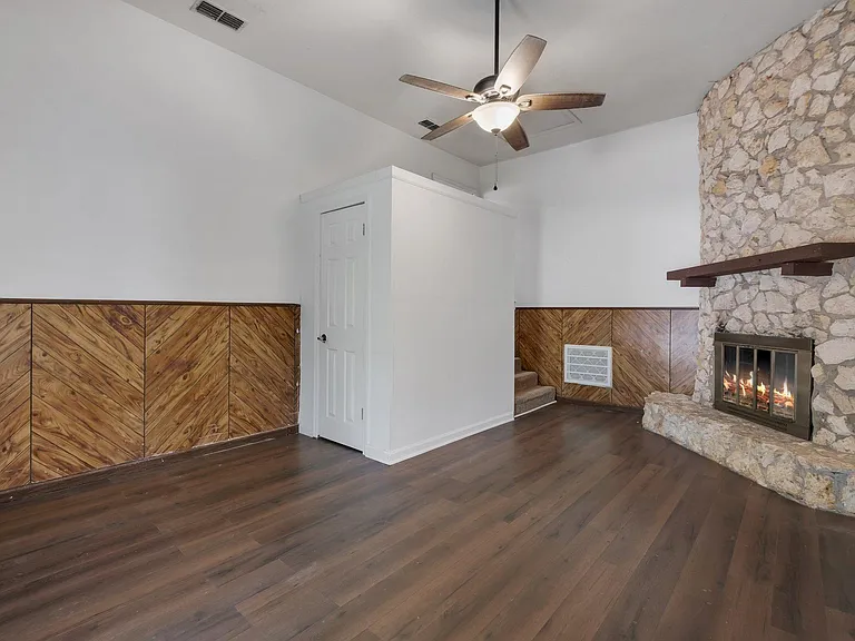 1112 Missionwood Ln — Photo 20