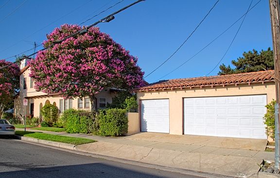 3rd image of 1558 W 83rd St